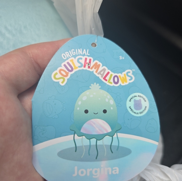 LIMITED EDITION Jorgina the Opalescent Jellyfish Squishmallow - Picture 4 of 5